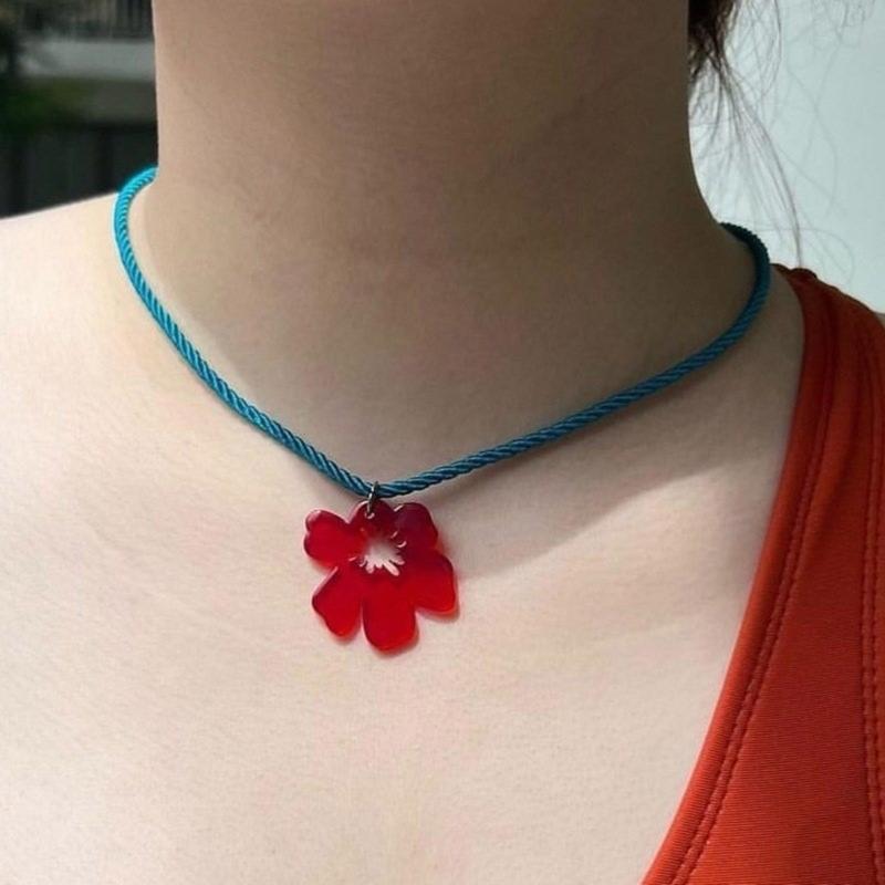 Colorful Acrylic Flower Pendant Necklace Vintage Harajuku Style Neckchain Adjustable Length Clavicle Chain for Women