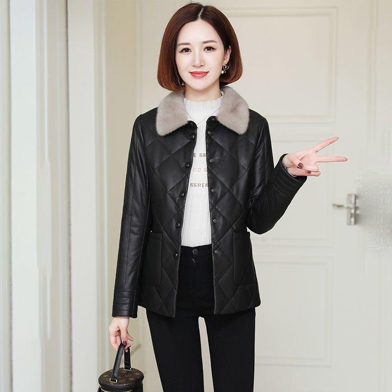 Thick and Comfortable Winter Coat for Women Black Suitable for Various Occasions