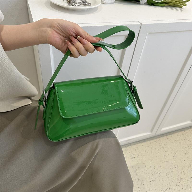 

Елітна невелика жіноча сумка в іноземному стилі, літо 2024, нова модна модна ніша, жіноча сумка під пахву зелений