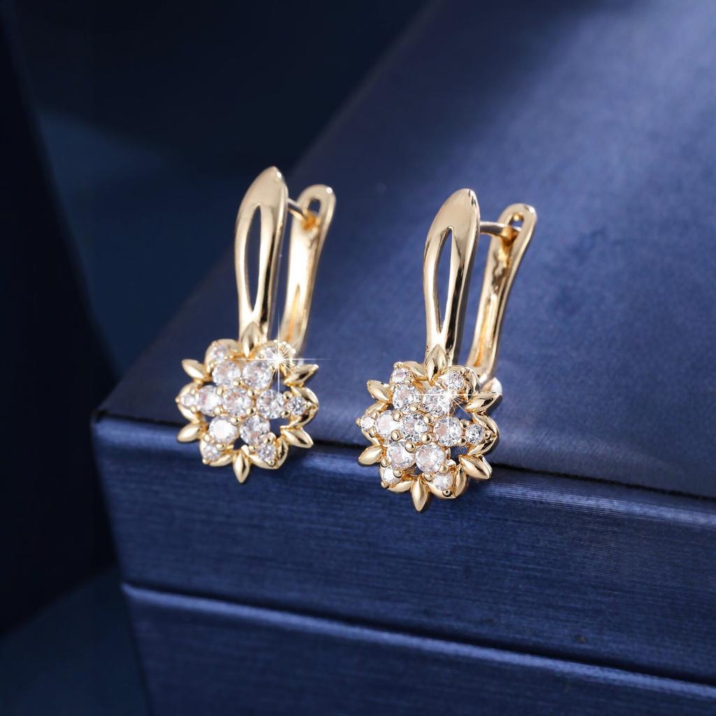 Vintage Elegant 3D Flower Huggie Earrings For Women Versatile Office Wear Exquisite Jewelry Gift