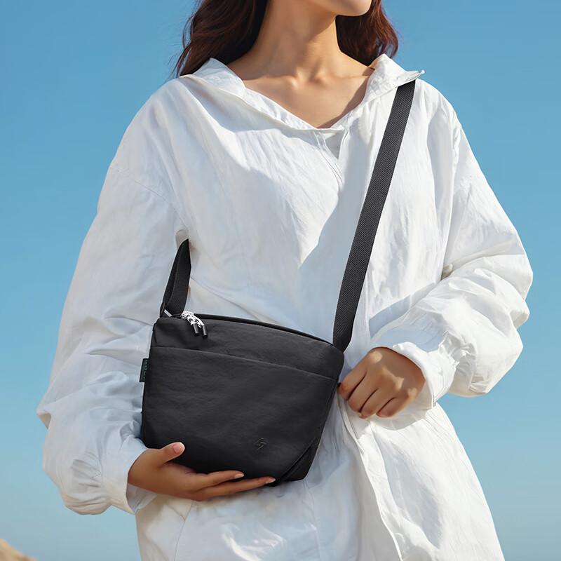 GOLF Casual Crossbody Bag, Lightweight Shoulder Bag, Versatile Sport Bag, Water-Resistant Travel Bag