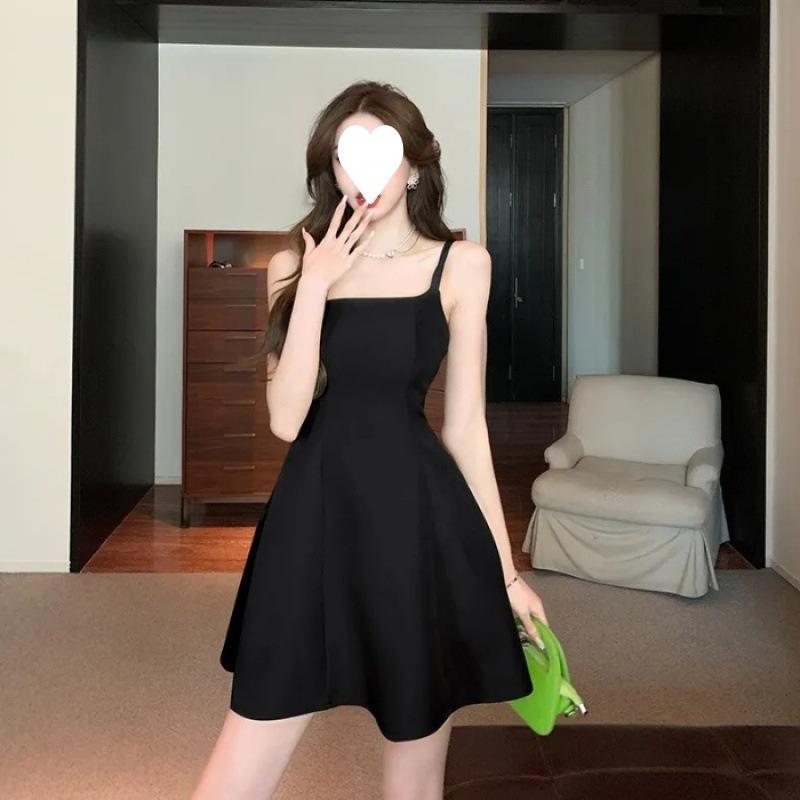 Fashion strap suspender skirt summer new temperament foreign style square collar thin age reduction A word dress