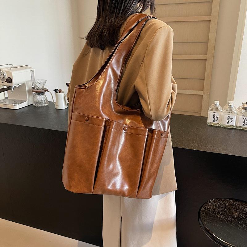 

Ретро сумка большой вместимости женская 2025 осень и зима новая высококлассная сумка через плечо сумка-тоут для поездок на работу 41*17*33 коричневый