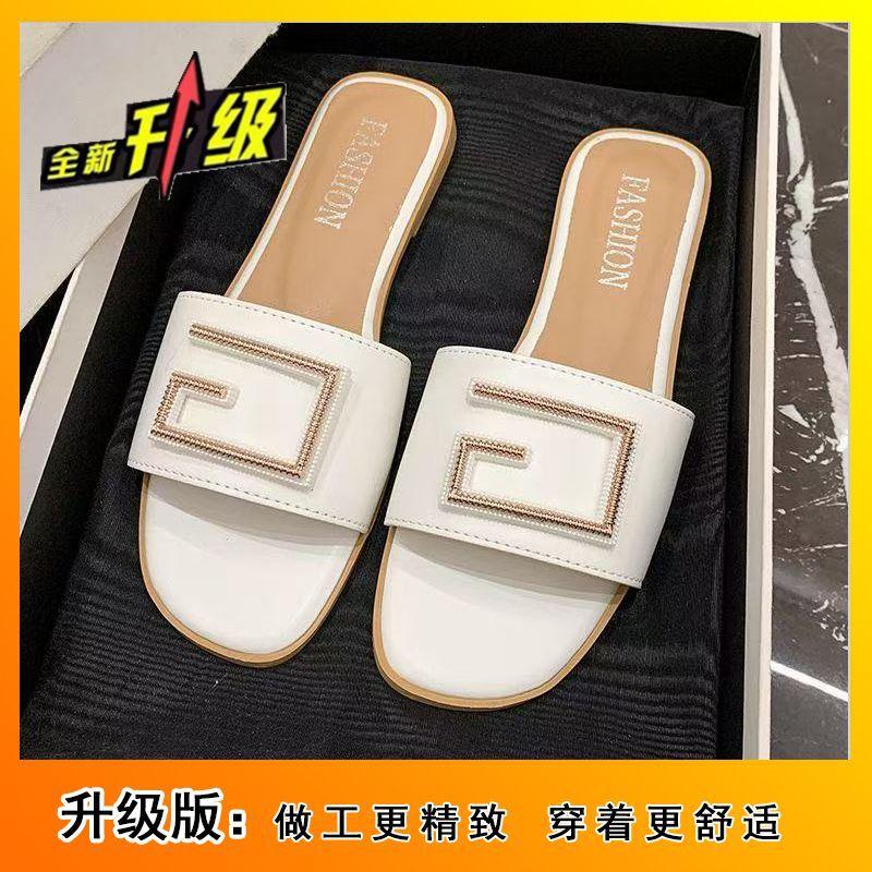 Platform Slippers Female 2025 Summer Wear Word with Fairy Style Fashion Versatile Internet Celebrity Flat Sandals Dopamine