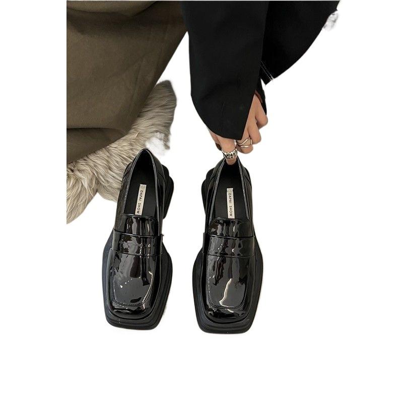 2025 spring and autumn new British style thick-soled square head retro loafers French muffin and small leather shoes for women