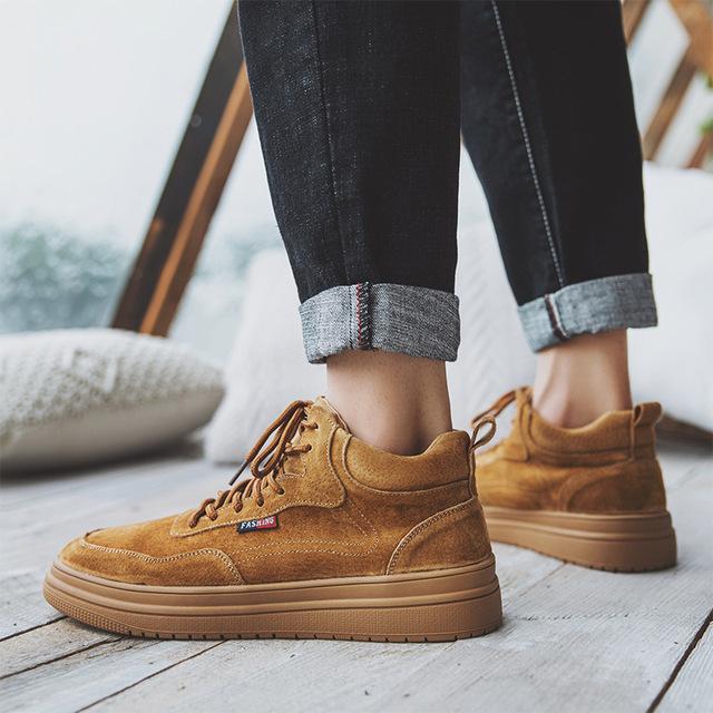 

Мужские кроссовки осень-зима теплая коровья кожа высокие мужские туфли на платформе нескользящие мужские ботильоны ретро мода 44 коричневый