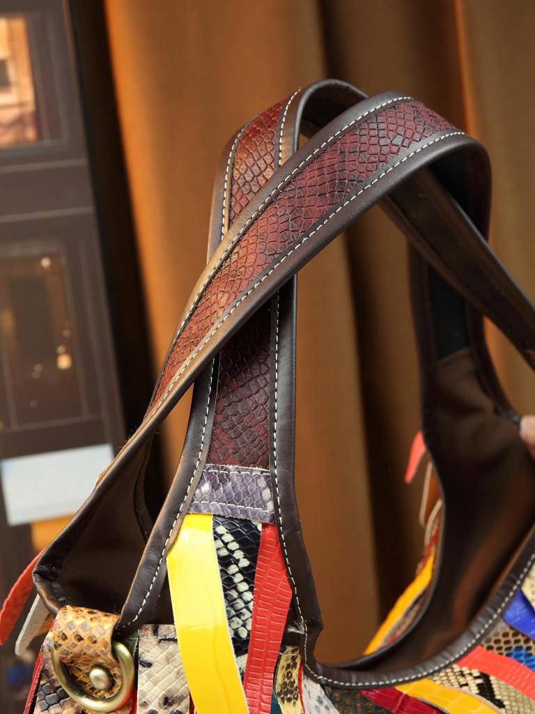 Mehrfarbige Quastenstreifen Umhängetasche aus Rindsleder mit großem Fassungsvermögen