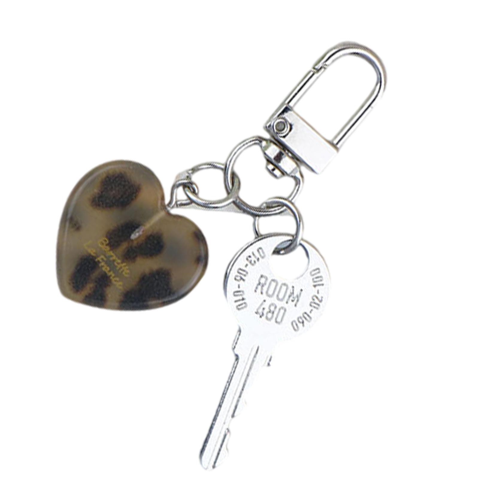 

Брелок для ключей из смолы в виде звезды с брелоками в форме сердца, модный аксессуар для ключей, подходящий для украшения сумок и рюкзаков T3