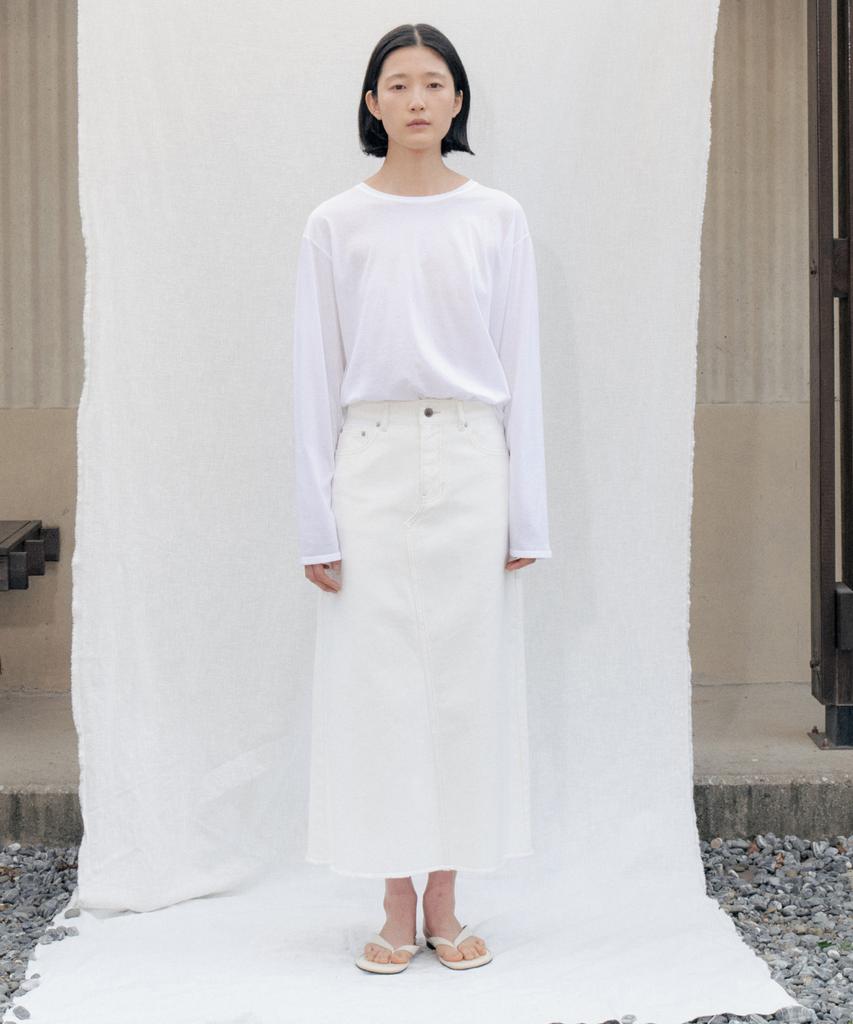 Step Around Edge Cutting Denim Skirt_White