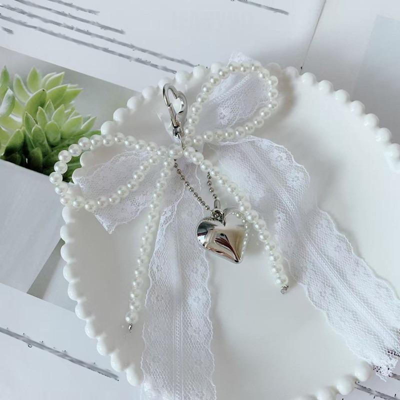 Sweet Handmade White Beaded Bowknot Lace Bag Charm Imitation Pearl Heart Pendant Keyring Exquisite Backpack Keyring Decorations