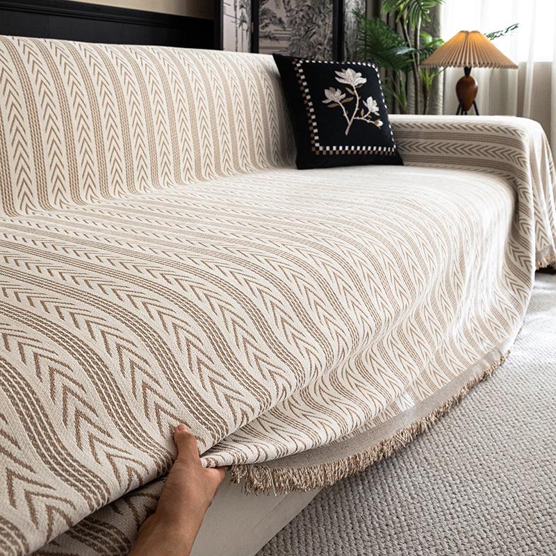 

Sofa Protector: Universal, Non-Slip, Anti-Scratch, Dustproof Cover for All Seasons 180x130 cm