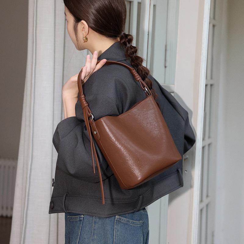 Bucket Bag, Genuine Leather, Versatile, Commuter Style, Single-shoulder Crossbody Small Bag