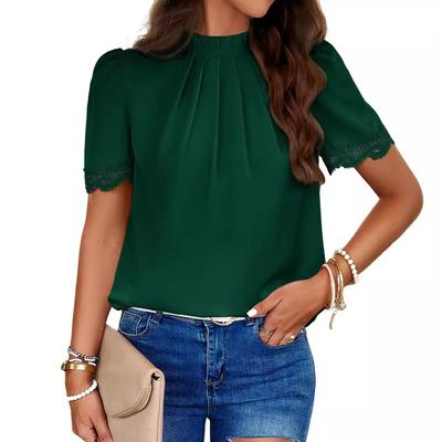 Camisa de manga corta informal de color liso con borde de encaje y cuello alto pequeño plisado para mujer de primavera