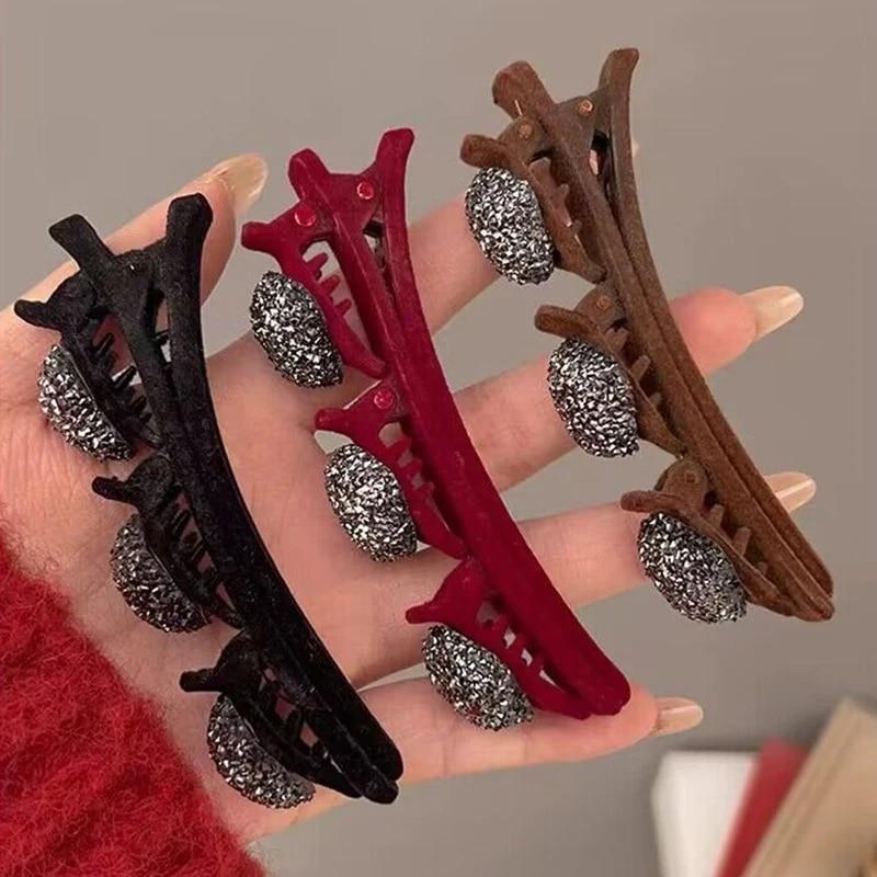 New Retro Red Flocking Hairpins Trendy Velvet Shiny Shark Clips Barrettes for Girl Fashion Braid Hair Accessories Headwear Gifts
