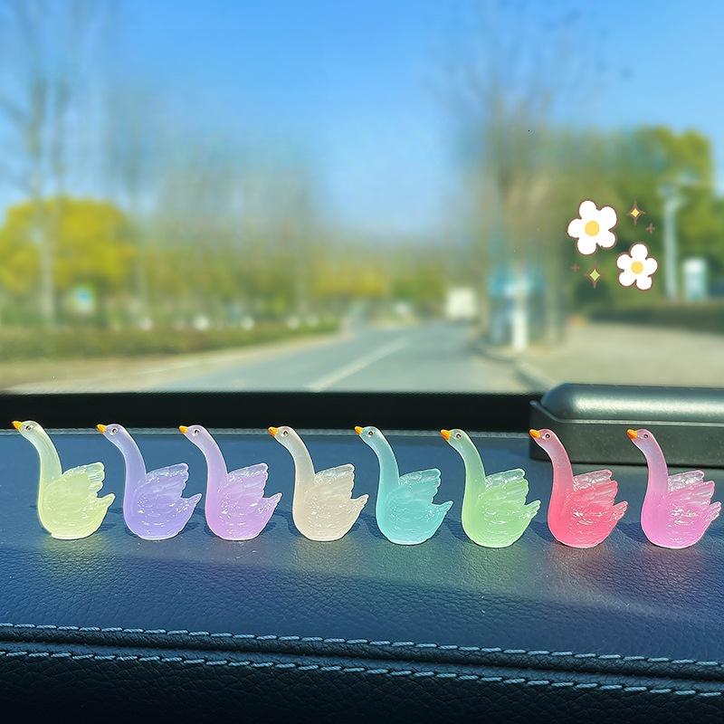 

10 шт., мультяшная светящаяся мини-фигурка лебедя, светящиеся в темноте миниатюры, сказочное украшение для сада, мох, террариум, микропейзаж 2.8x2.5cm разноцветный