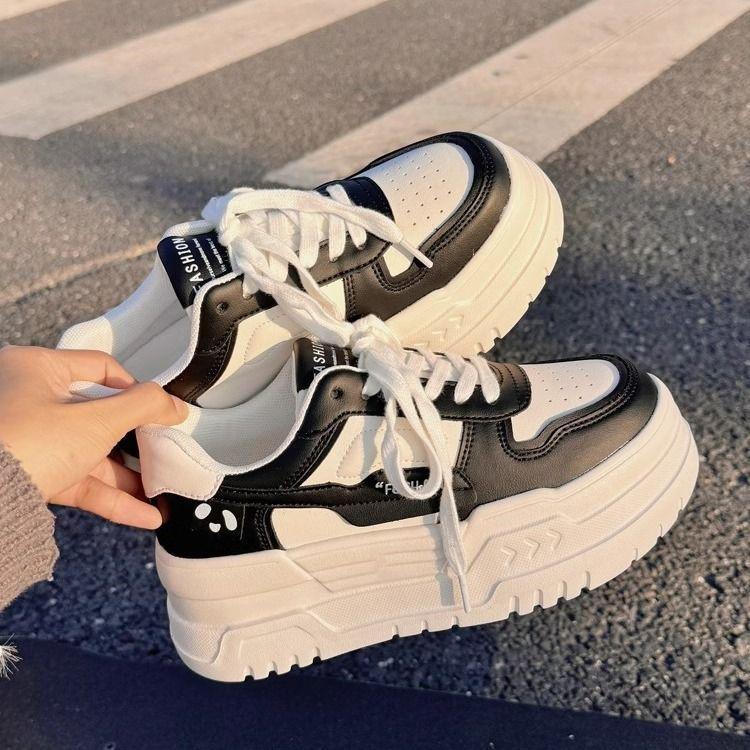 Thick-soled heightening little white shoes women's 2025 new sports and leisure shoes versatile niche shoes original board shoes