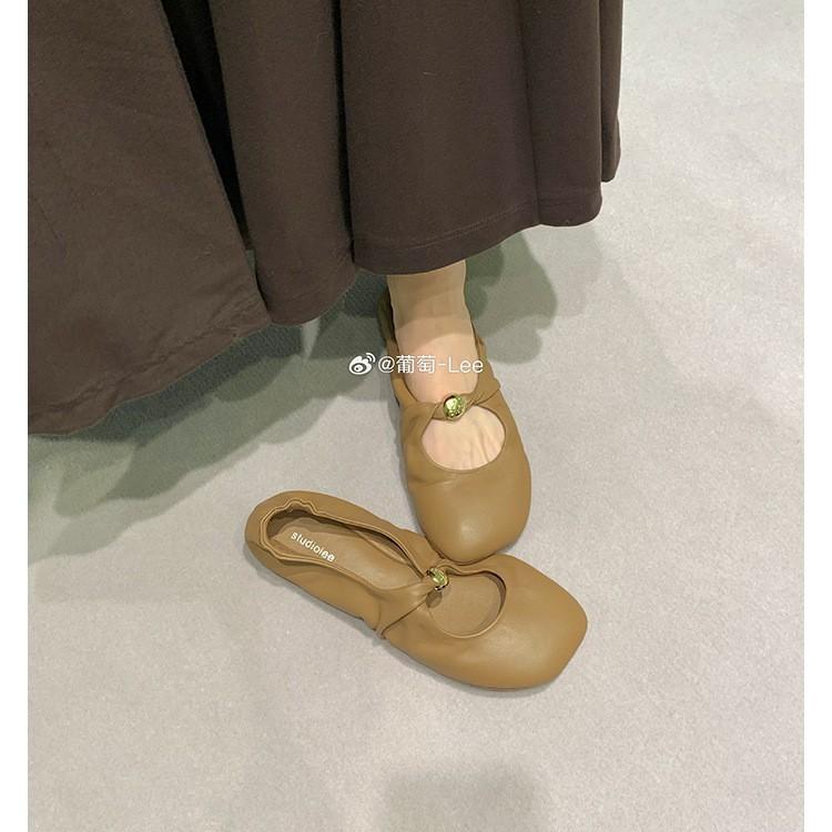 Grape Mother Has the Same Kinked Small Gold Buckle, Fashionable Apple Head Soft Leather Low-heeled Single Shoes, Lazy Person and Mary Jane Shoes.