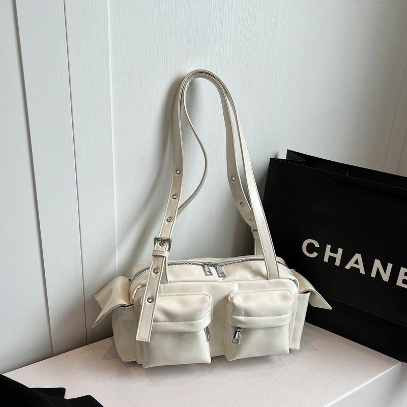 Bag women's large capacity 2025 new winter fashion high-end single shoulder underarm bag foreign style women's hand-held large bag