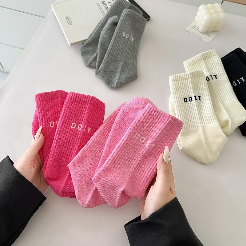 Women's Socks Fashion Letter Mid Length Socks Pink Black Green Spring and Autumn Outwear Mesh Red Cotton Sports Streetwear Socks