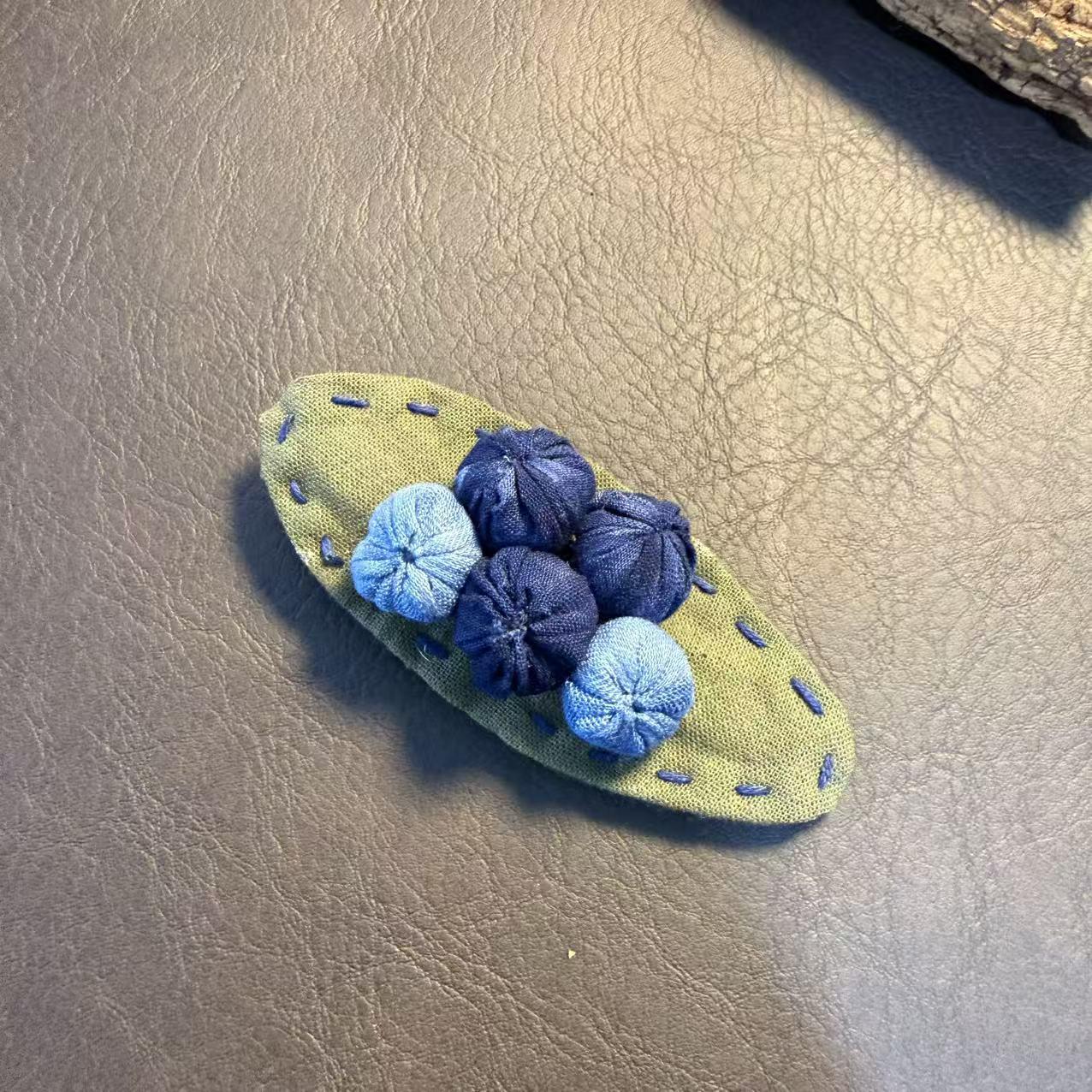 Hand-Dyed Blueberry Hair Clip: Retro Artistic Cotton Linen for Women синий