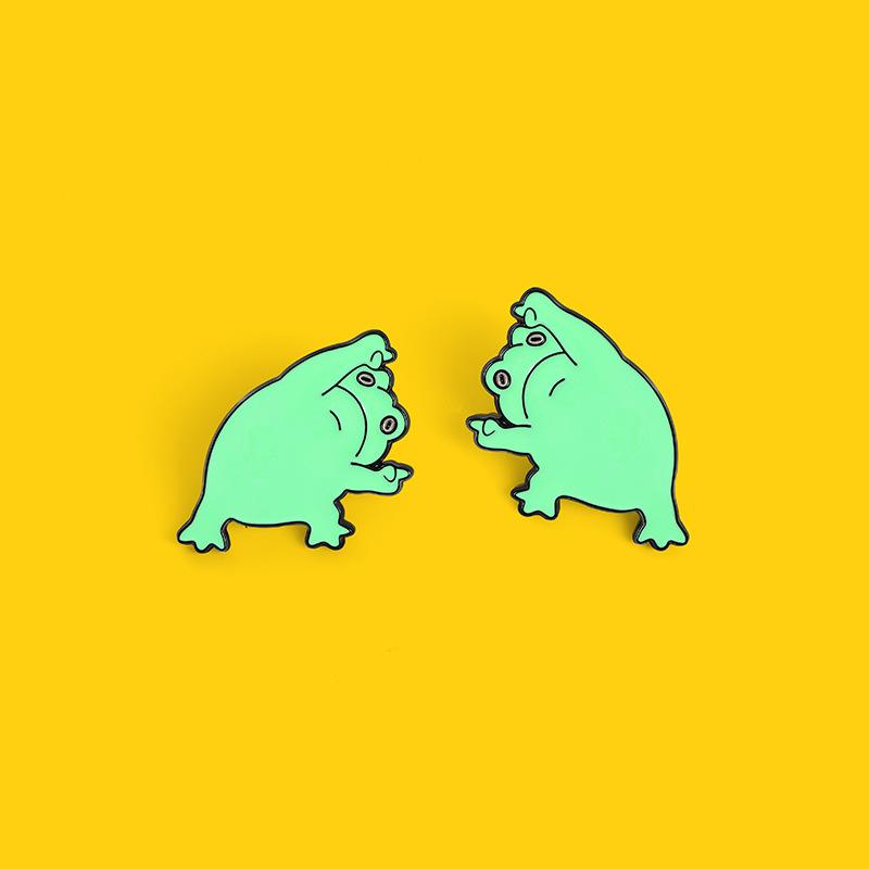 Cute Charming Frog Shaped Enamel Badge Unique Alloy Brooch For Accessories Fashionable