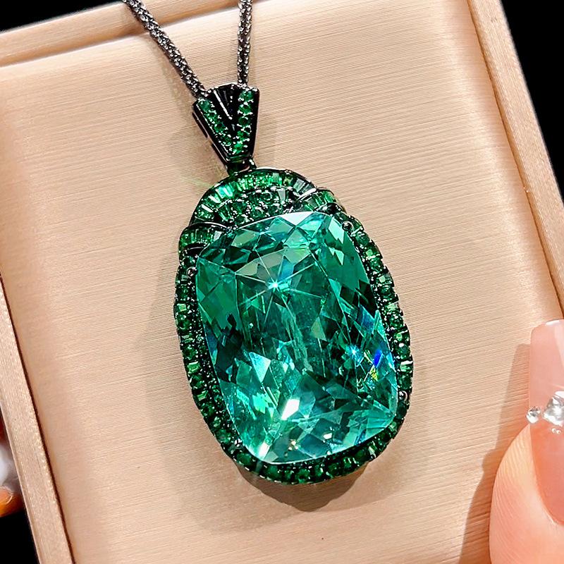 Jewelry Copper Bottom Gold-Plated Simulation Para Green Black Gold Personalized Pendant Necklace Main Stone 20 * 28