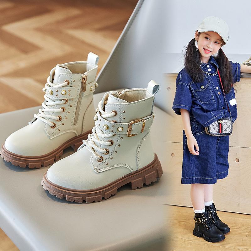 Bottes courtes polyvalentes à la mode pour enfants Bottes en cuir de style britannique d'automne Bottes simples pour enfants