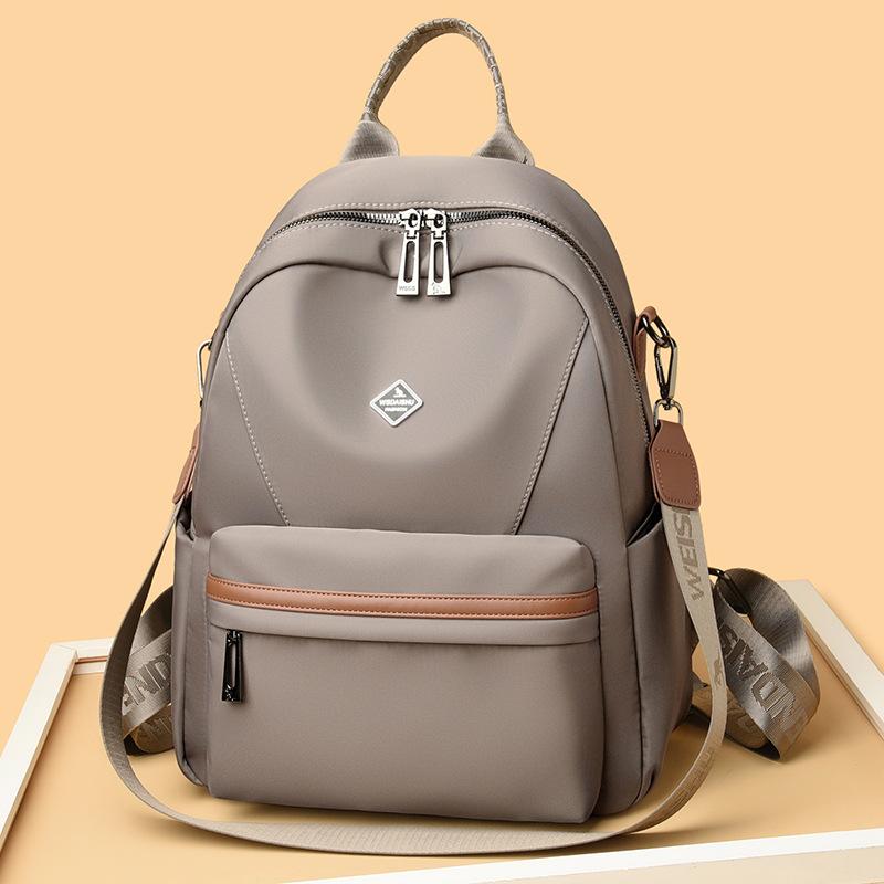 A Large-capacity, Simple Backpack for Women, A Lightweight Commuting Travel Bag