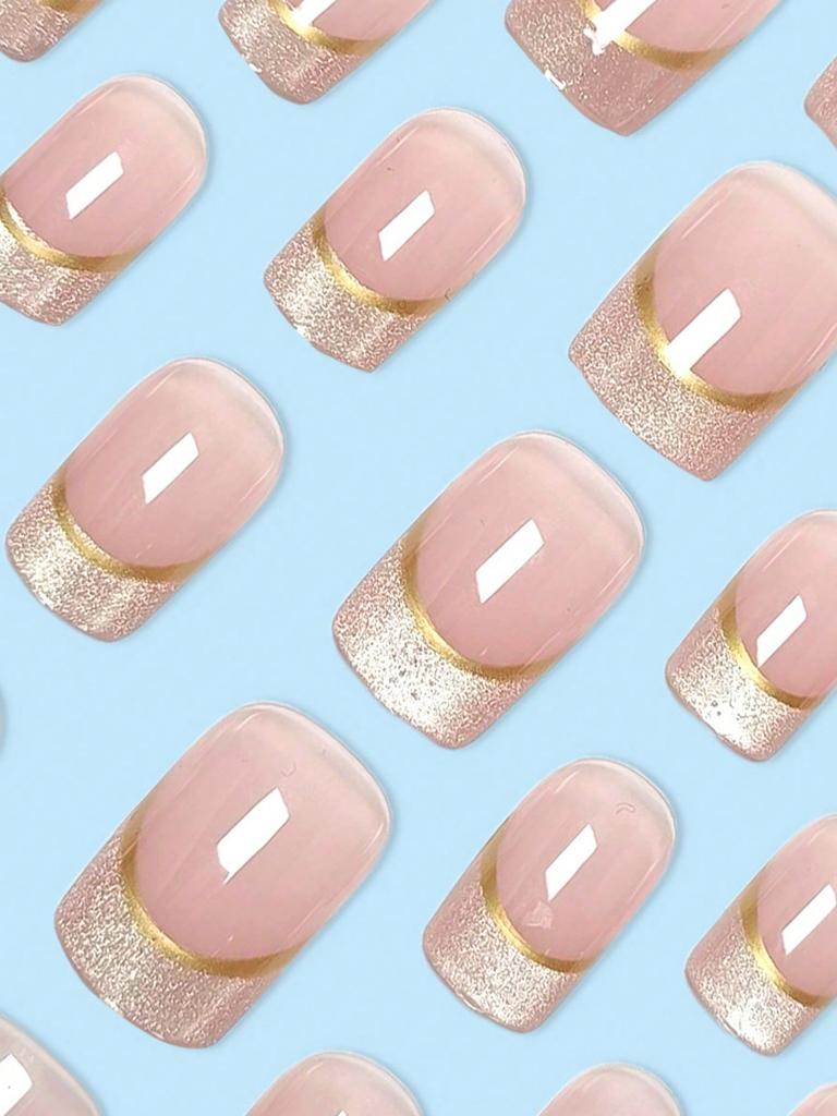 24 Stück Kurze Quadratische Nagelsticker, Nude Grundfarbe Mit Glitzer Spitzen Und Goldenen Linien, Salonqualität, Einfach Zu Benutzen