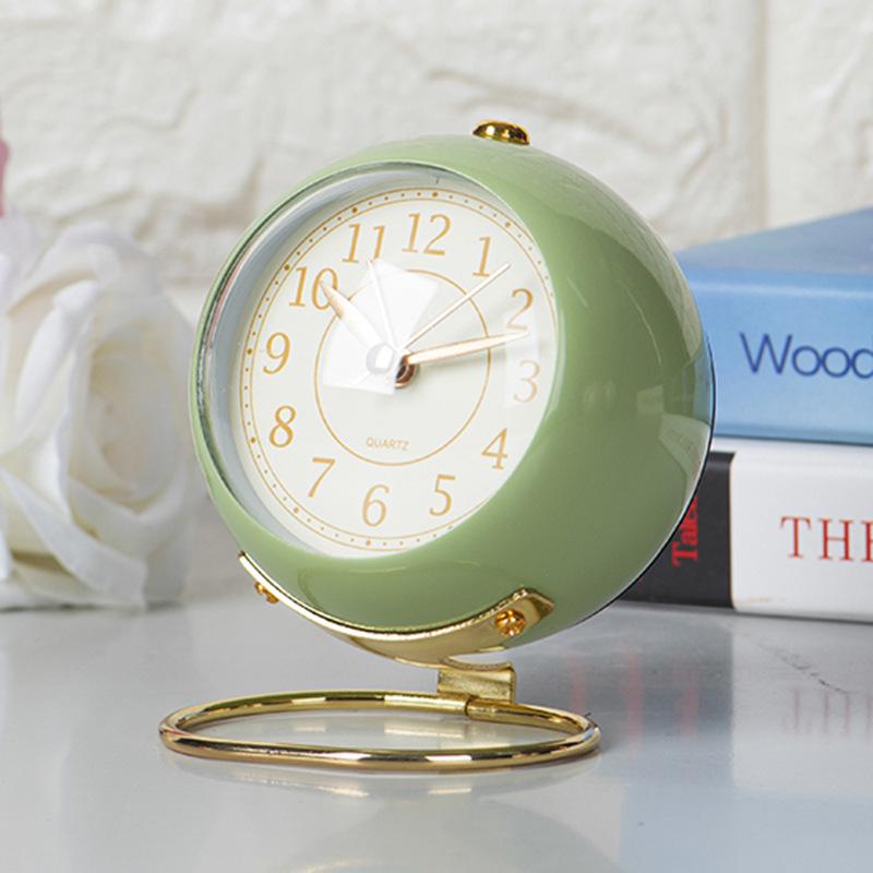 

Princess Style Retro Small Table Clock Alarm Clock Metal French Student Decorative Ornaments with Bedside Desk Desk