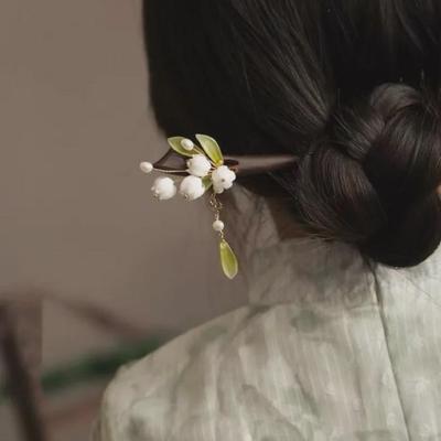 2024 Retro Dřevěná sponka do vlasů Magnolia s třásní Květu konvalinky: Jednoduchý drdolový doplněk pro Hanfu & Cheongsam