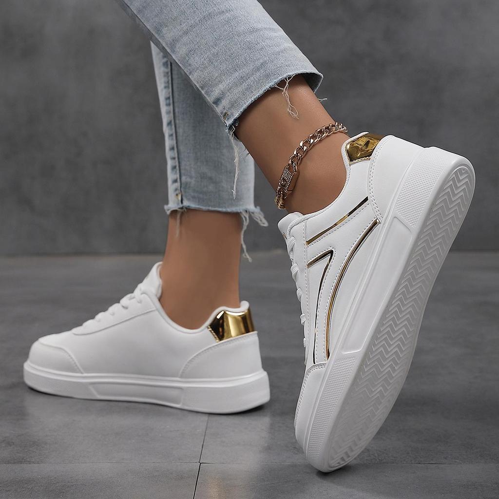 Plus Size White Skate Shoes for Women - Stylish, Breathable, Lightweight, Easy-to-Match Casual High School Sports Shoes, Korean Style.