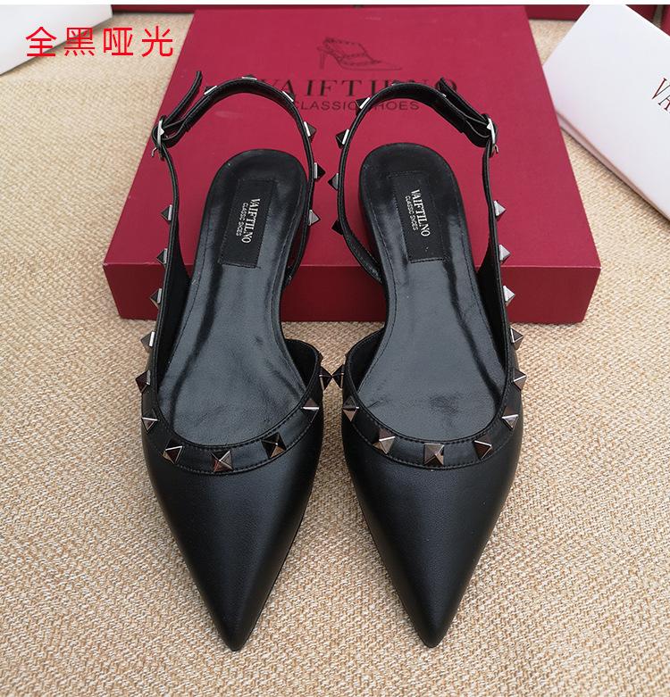 

Сандалии с заклепками женские 2024 новые остроносые одинарные туфли плоские туфли лакированная кожа Baotou темперамент высокие каблуки женские туфли 33-41 41