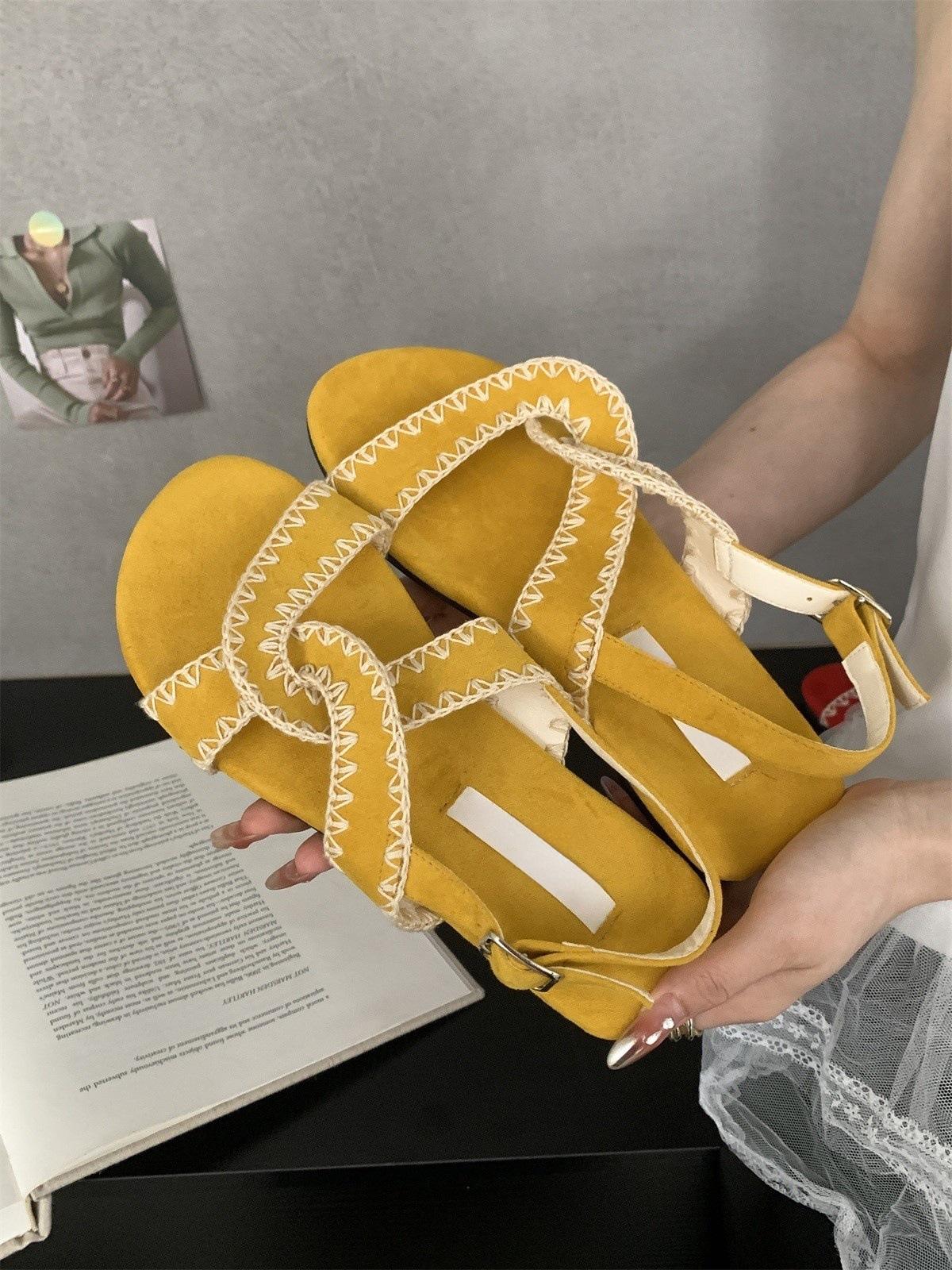 

Retro vacation wind open-toed sandals fairy shoes 2025 new summer with skirt beach shoes red roman shoes 40