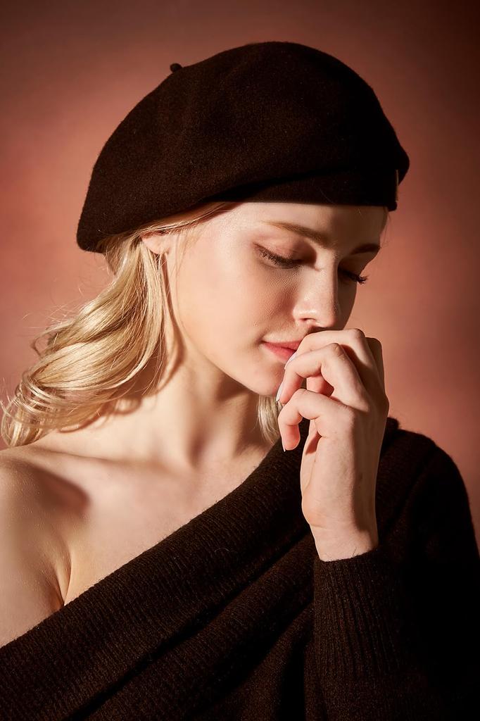 Stud logo wool beret Black [VARZAR]