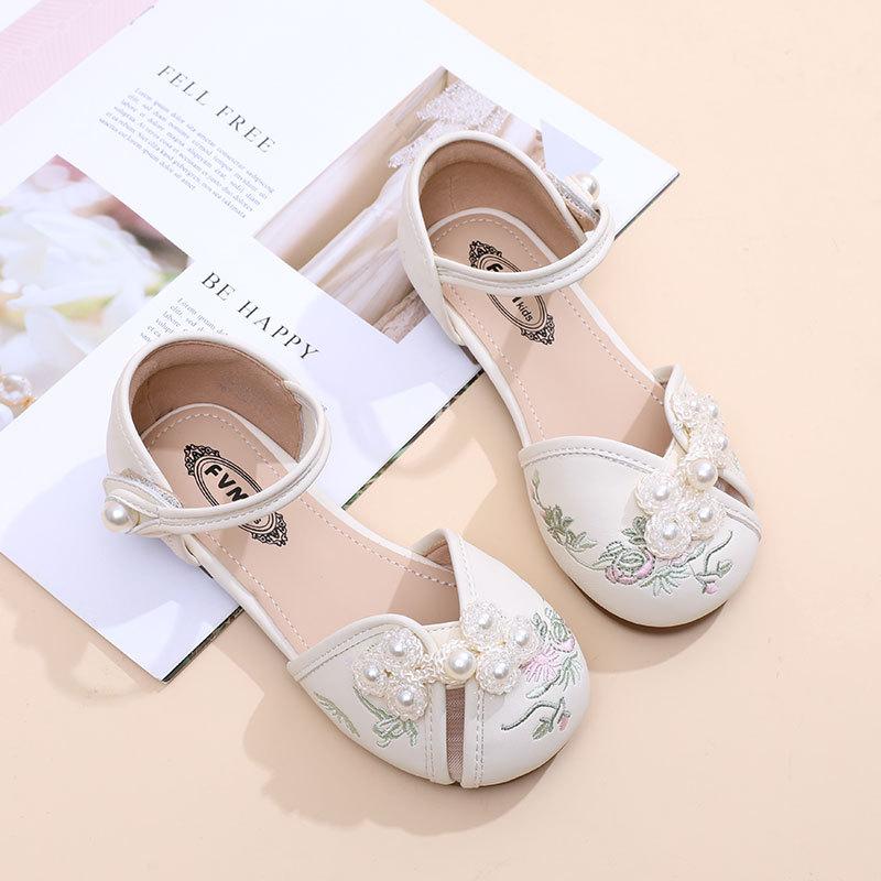 

Summer Chinese Children Hanfu Sandals Girls Embroidered Shoes for Horse Face Skirt Costume size 37 бежевий