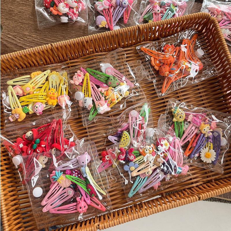 10-delat set med söta färgglada resin tecknade frukt hårklämmor för barn