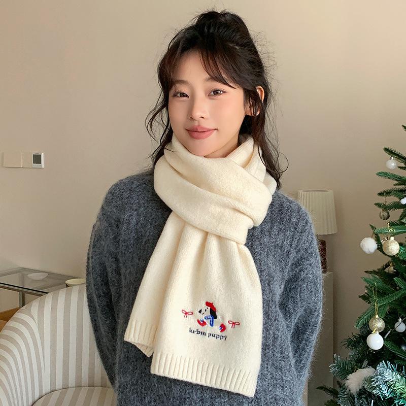 New red scarf women's winter new cute embroidery warm and cold wool Christmas scarf