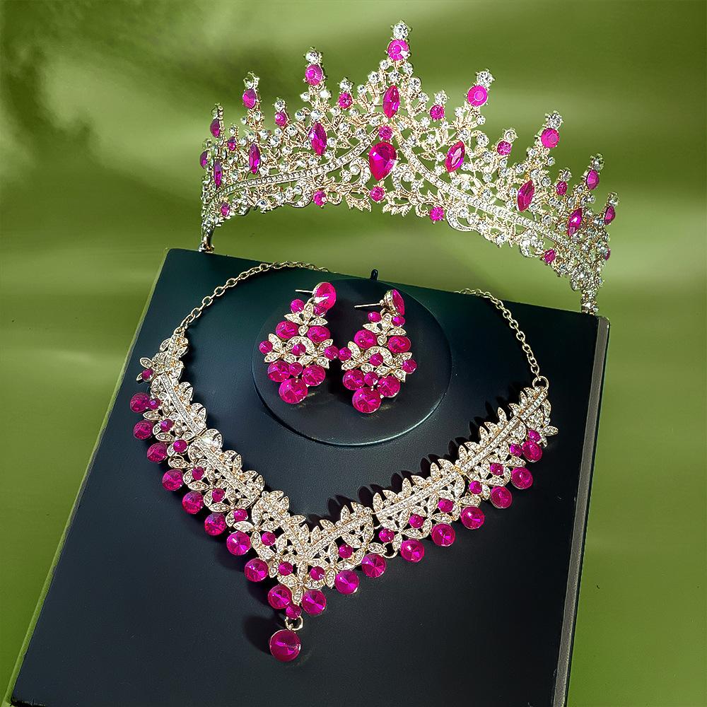 Europäischer und Amerikanischer Brautschmuck Dreiteiliges Set aus Hochwertigem Abschlussball-Hochzeitsschmuck Legierung Diamant Krone Halskette Ohrringe Set