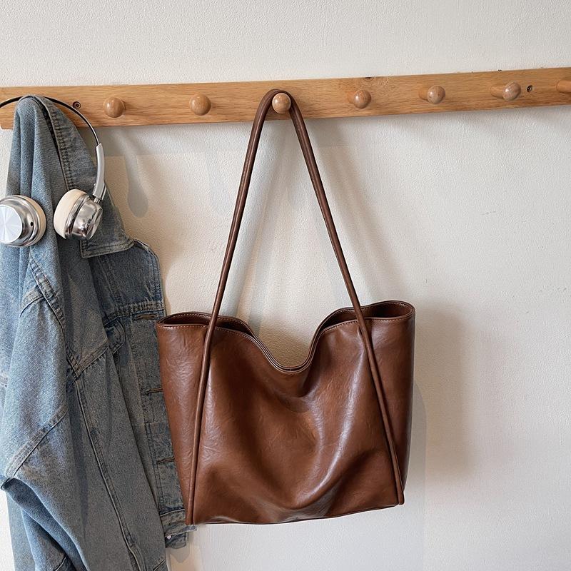 This year's popular retro commuter bag women's 2025 autumn new trendy large-capacity student class shoulder tote bag