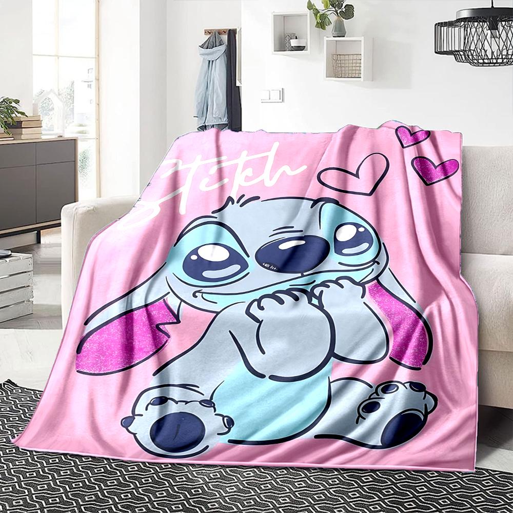 Mickey Minnie Love Flannel blanket, soft and warm, suitable for beds and sofas, all seasons, portable travel blanket. 073066