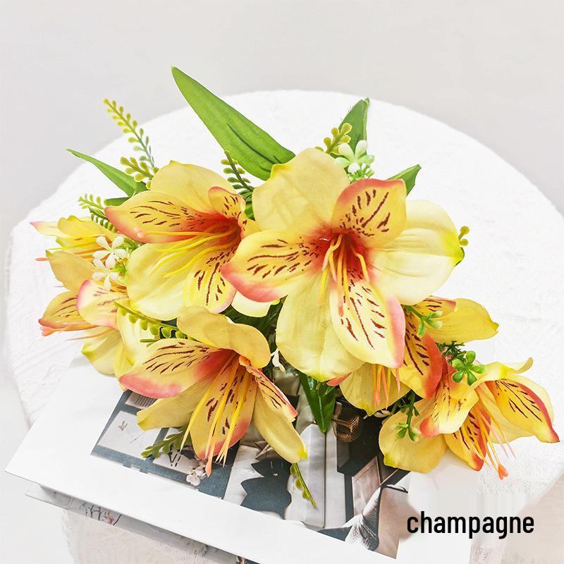 

Winter Style Silk Lily and Rose Bouquet - Wedding and Home Decoration шампанского