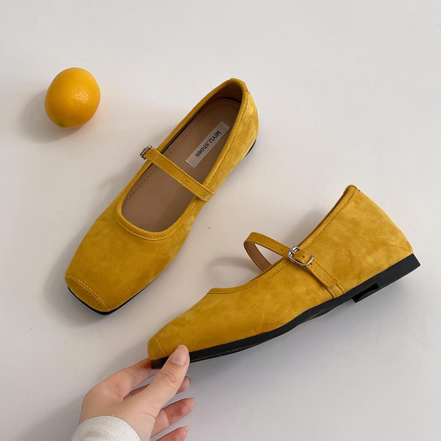 

Red retro square head inner height increase shallow mouth flat-soled single shoes women s summer 2025 new skirt soft-soled Mary Jane shoes 40 жёлтый