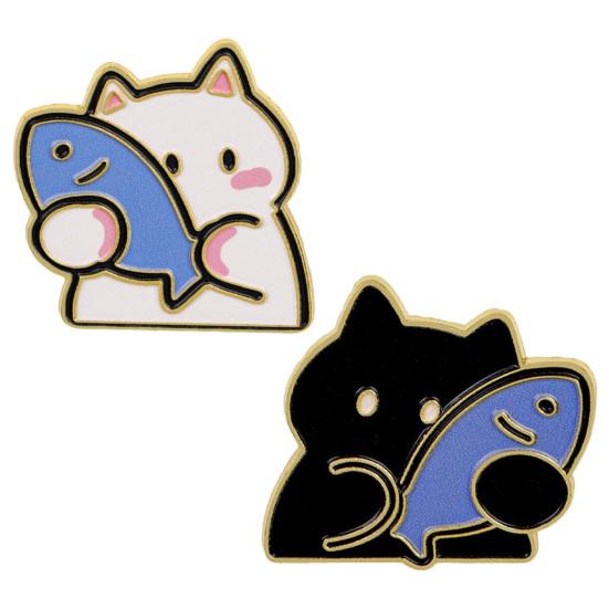 Kitten Hugging Fish Pin Holding Cartoon Cat Brooch, Enamel Alloy Badge Pin, Animal Lapel Pins Clothing Accessories for Backpacks Hats Scarves Jackets