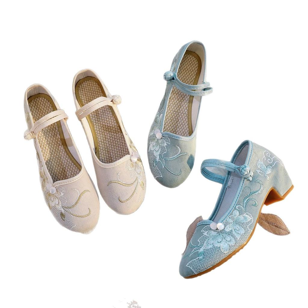 Ruoyan, the new square heel is matched with cheongsam, new Chinese Hanfu shoes, versatile ethnic style single shoes, embroidered shoes.