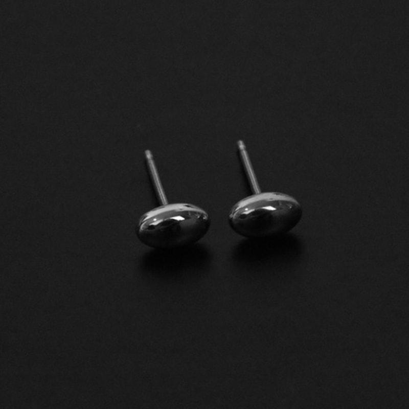 BAEK WOL Tiny Oval Earrings (14K Gold)