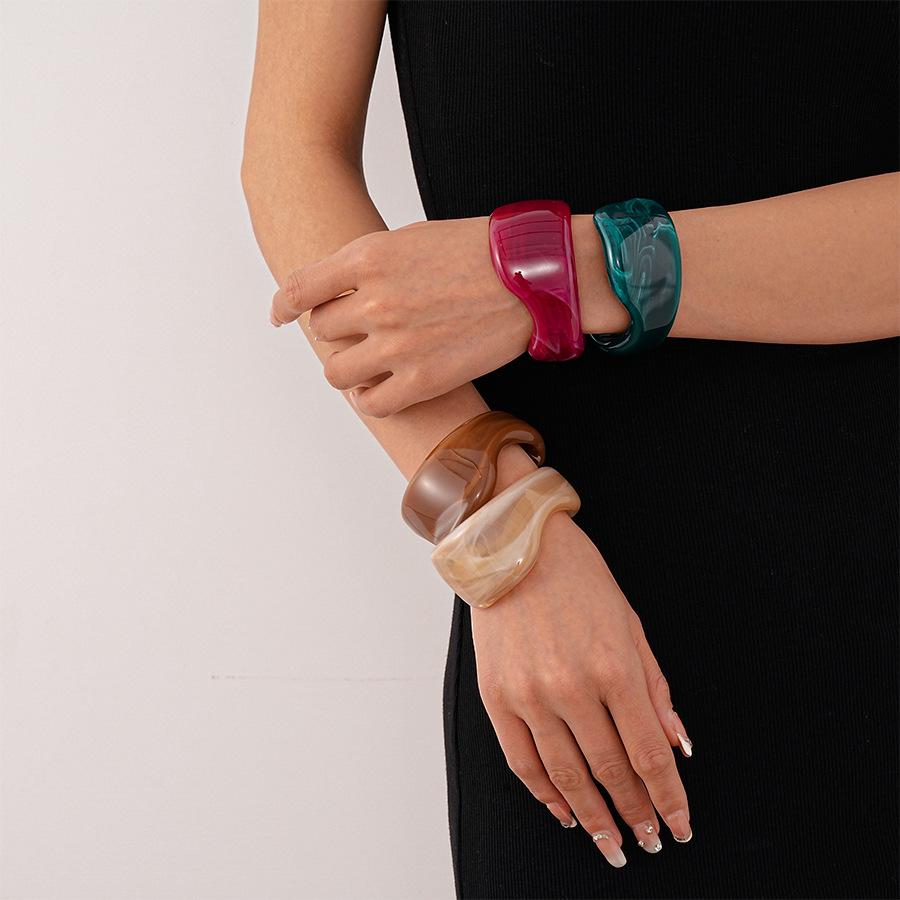 Retro smudged acrylic irregular opening bracelet exaggerated simple geometric jewelry