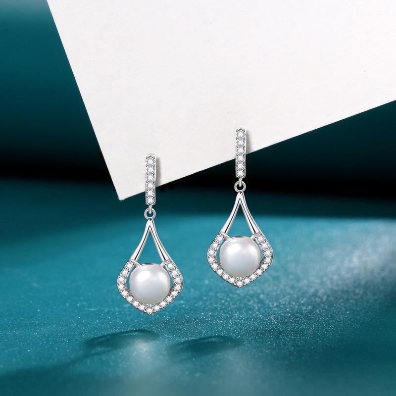 Korean Style S925 Sterling Silver Freshwater Pearl Necklace with Water Drop Pendant for Women - Elegant Clavicle Chain Design 925 Sterling Silver