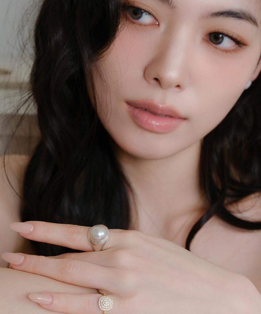 Reve Pearl Gomaru Ring