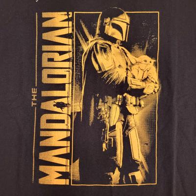 Star Wars Mandalorian T-shirt Tops Tees Unisex Men's Medium Cotton On Baby Yoda Gold Graphic NWT